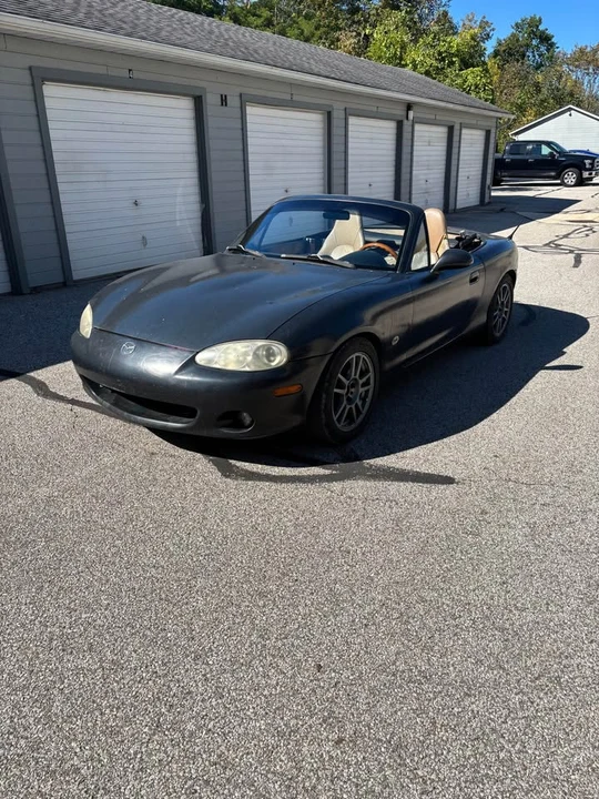 2001 Mazda NB MX-5 Miata - Image 2 of 12
