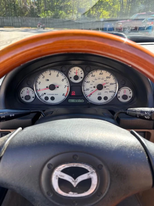 2001 Mazda NB MX-5 Miata - Image 8 of 12