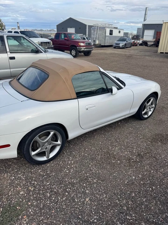 2001 Mazda NB MX-5 Miata - Image 5 of 9