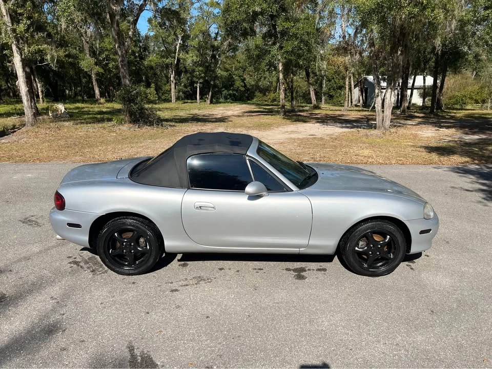 2001 Mazda NB MX-5 Miata - Image 3 of 10