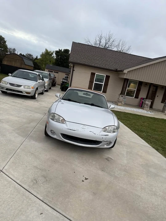 2001 Mazda NB MX-5 Miata - Image 3 of 7