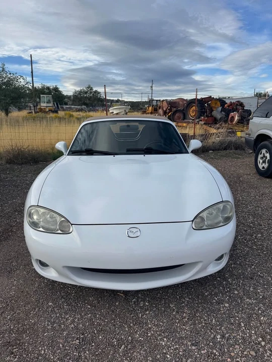 2001 Mazda NB MX-5 Miata - Image 3 of 9