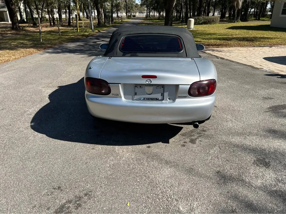 2001 Mazda NB MX-5 Miata - Image 5 of 10