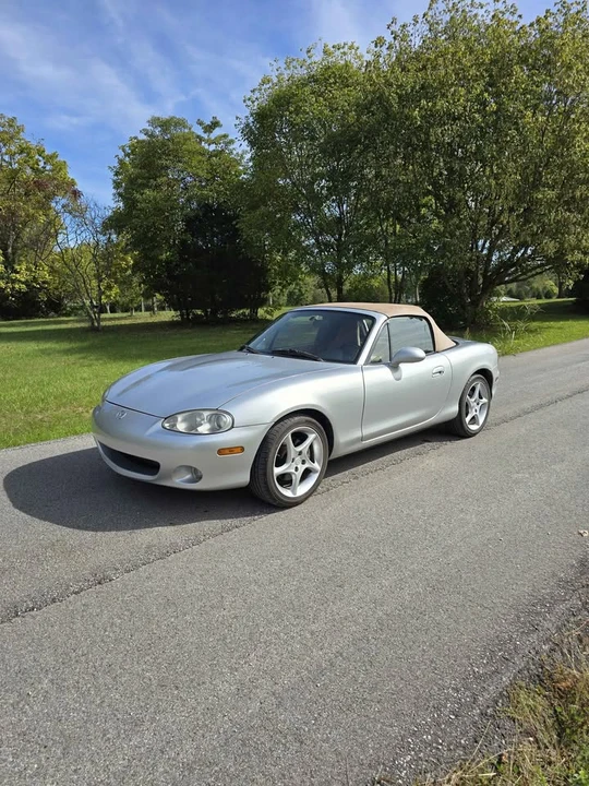 2001 Mazda NB MX-5 Miata - Image 2 of 8