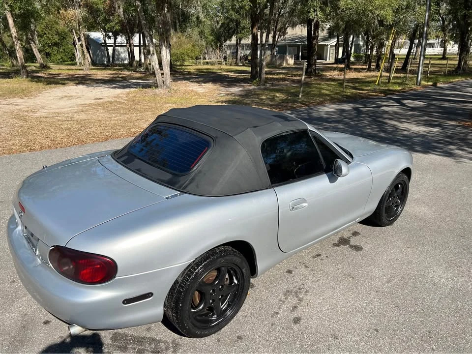 2001 Mazda NB MX-5 Miata - Image 4 of 10