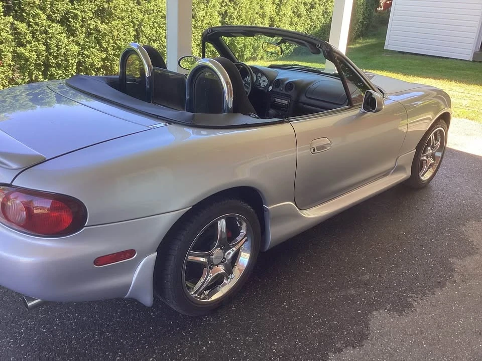 2001 Mazda NB MX-5 Miata - Image 2 of 9