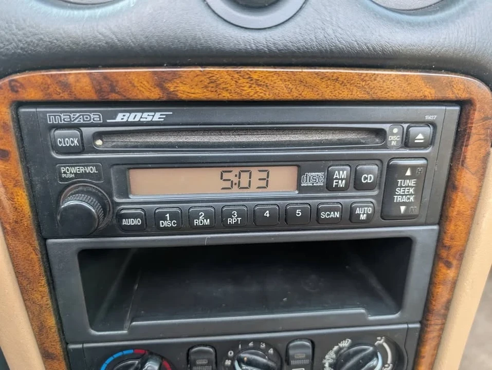 2001 Mazda NB MX-5 Miata - Image 16 of 20