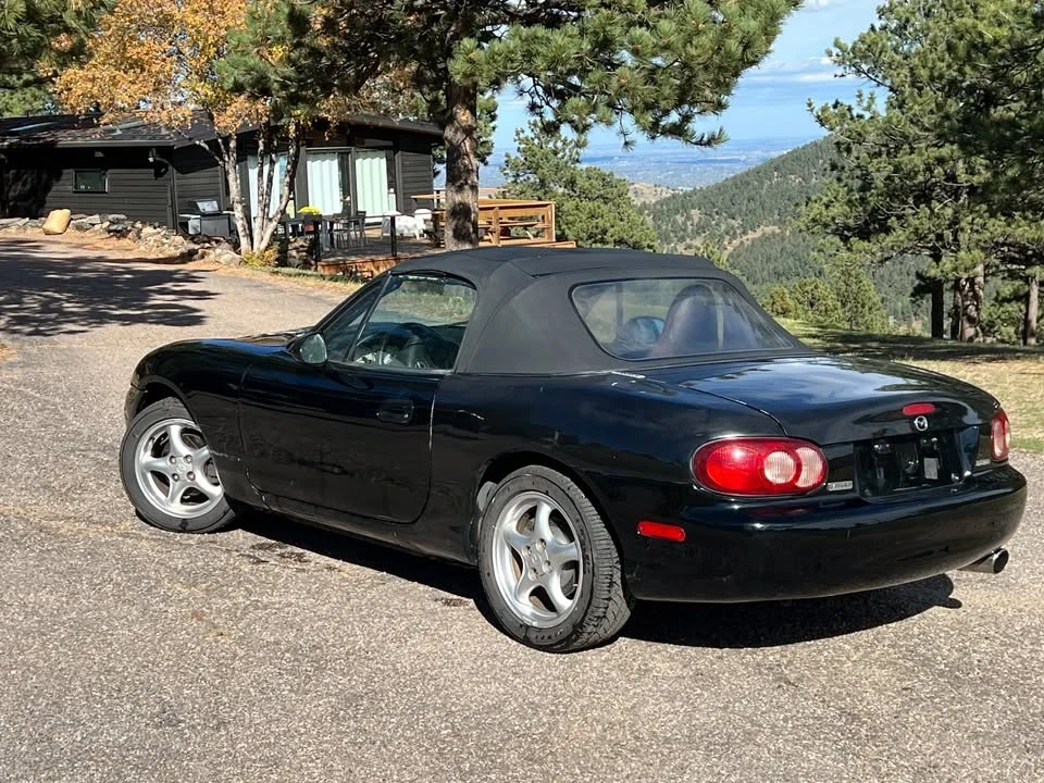 2001 Mazda NB MX-5 Miata - Image 2 of 11