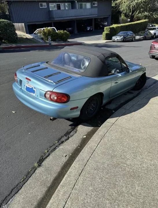 2001 Mazda NB MX-5 Miata - Image 6 of 9