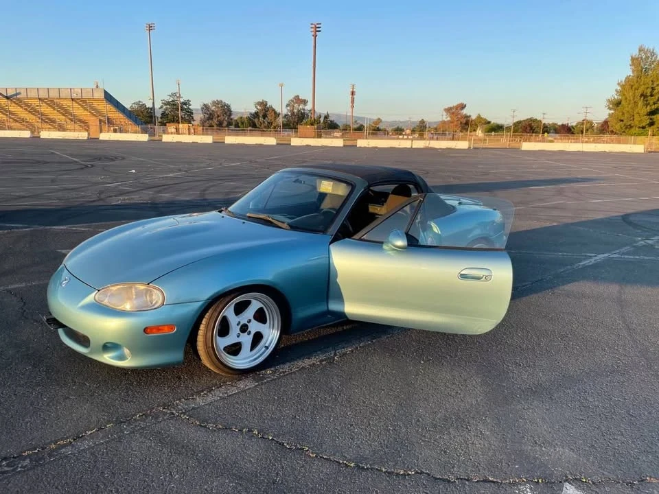 2001 Mazda NB MX-5 Miata - Image 5 of 9