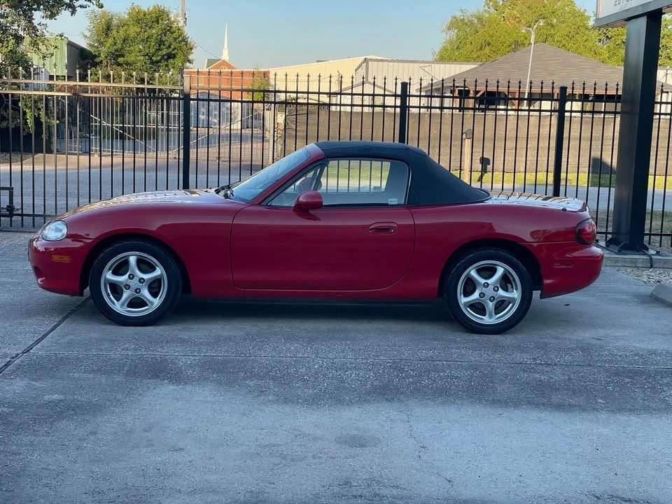 2001 Mazda NB MX-5 Miata - Image 9 of 19