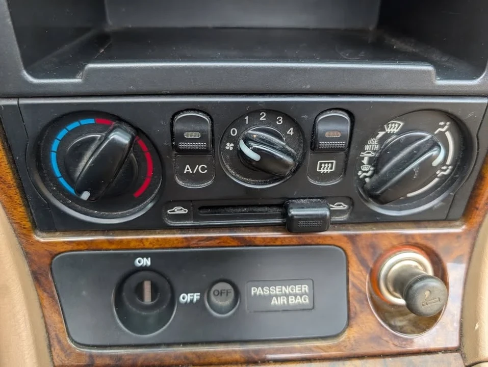 2001 Mazda NB MX-5 Miata - Image 17 of 20