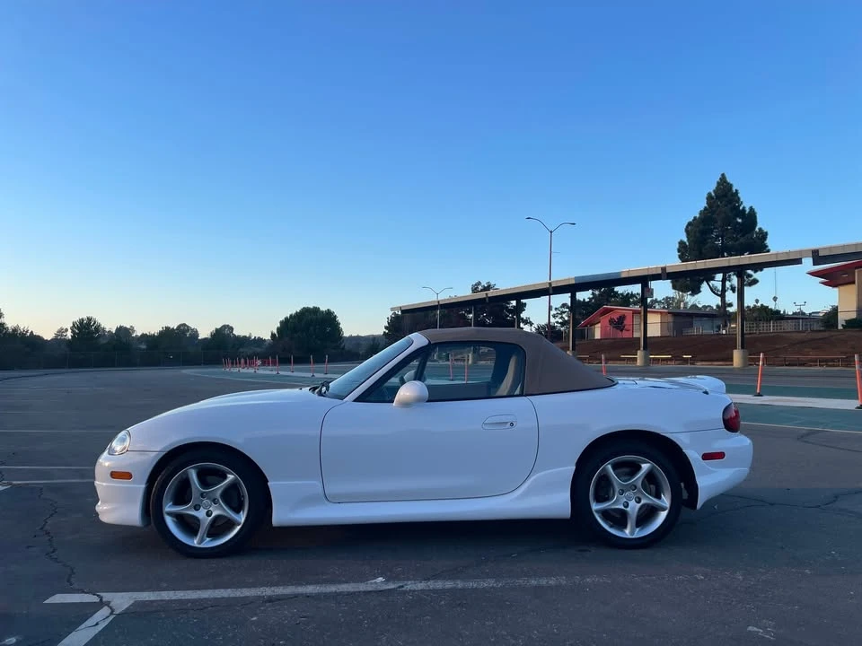 2001 Mazda NB MX-5 Miata - Image 2 of 8