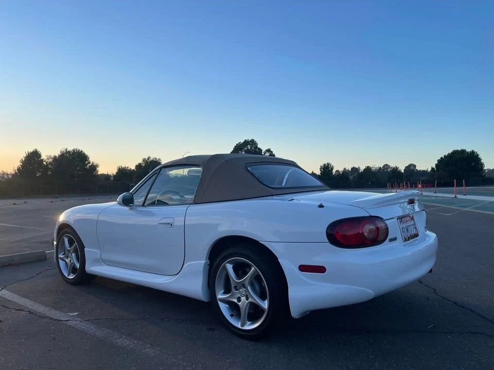 2001 Mazda NB MX-5 Miata - Image 3 of 9