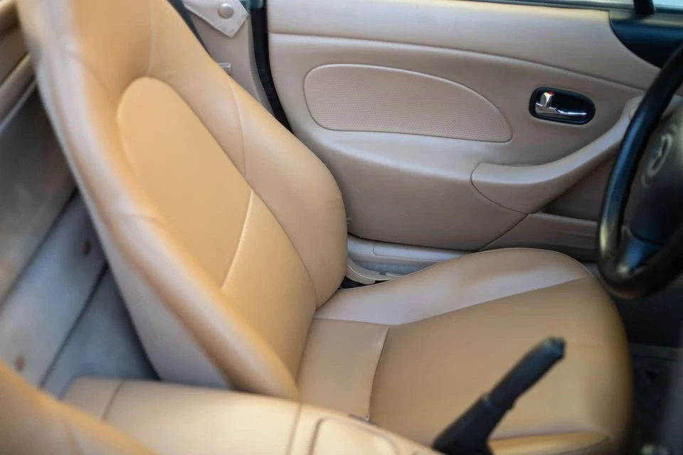 2001 Mazda NB MX-5 Miata - Image 12 of 15