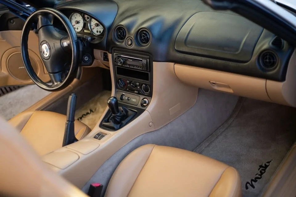 2001 Mazda NB MX-5 Miata - Image 7 of 15