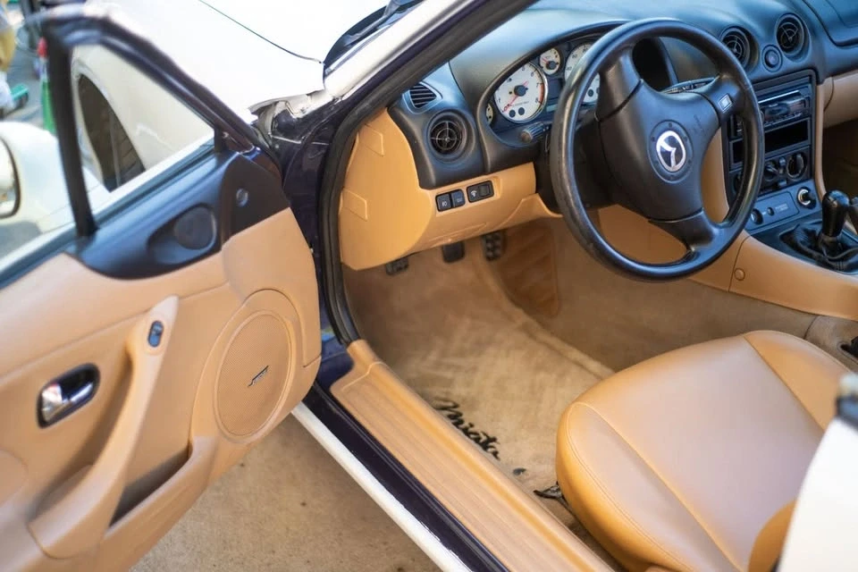 2001 Mazda NB MX-5 Miata - Image 9 of 15