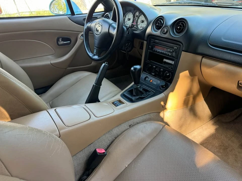 2001 Mazda NB MX-5 Miata - Image 5 of 10