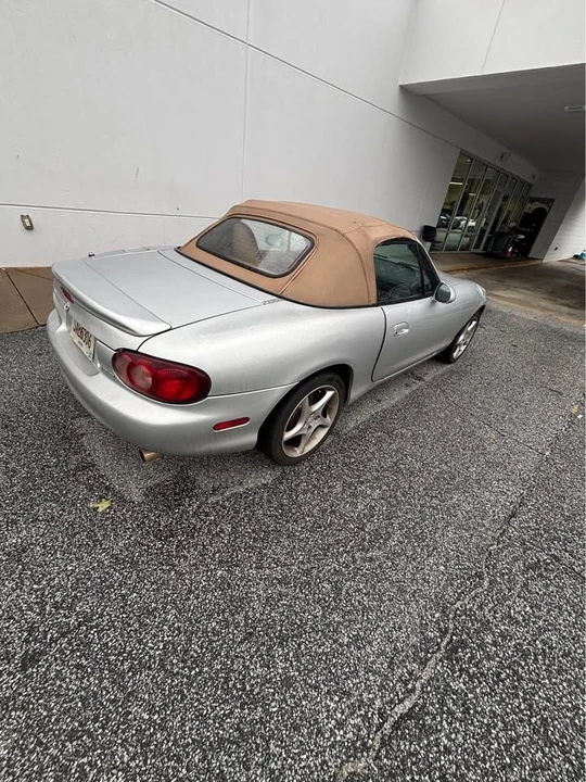 2001 Mazda NB MX-5 Miata - Image 8 of 10