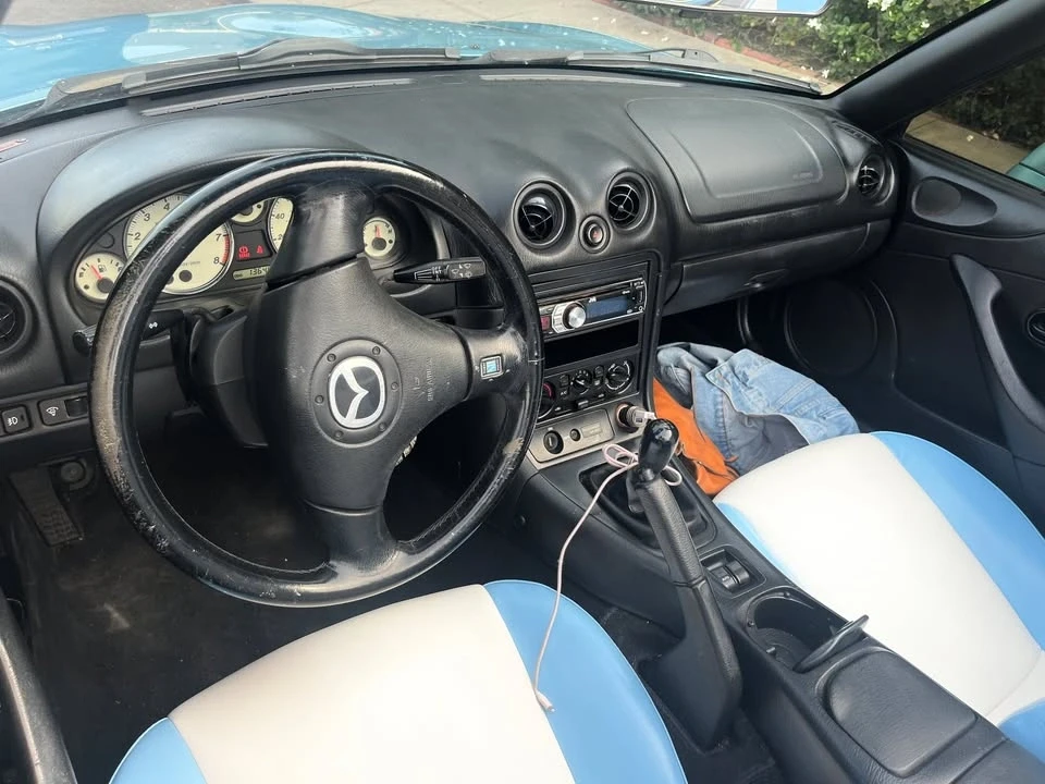 2001 Mazda NB MX-5 Miata - Image 16 of 17