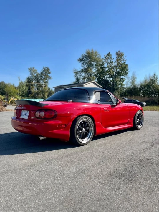 2001 Mazda NB MX-5 Miata - Image 5 of 21