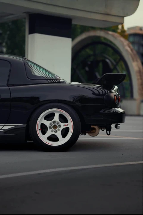 2001 Mazda NB MX-5 Miata - Image 5 of 17