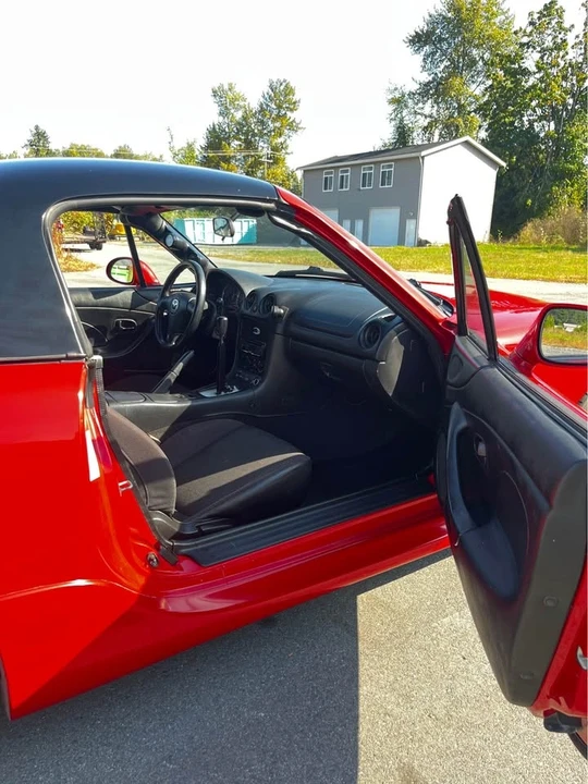 2001 Mazda NB MX-5 Miata - Image 7 of 21