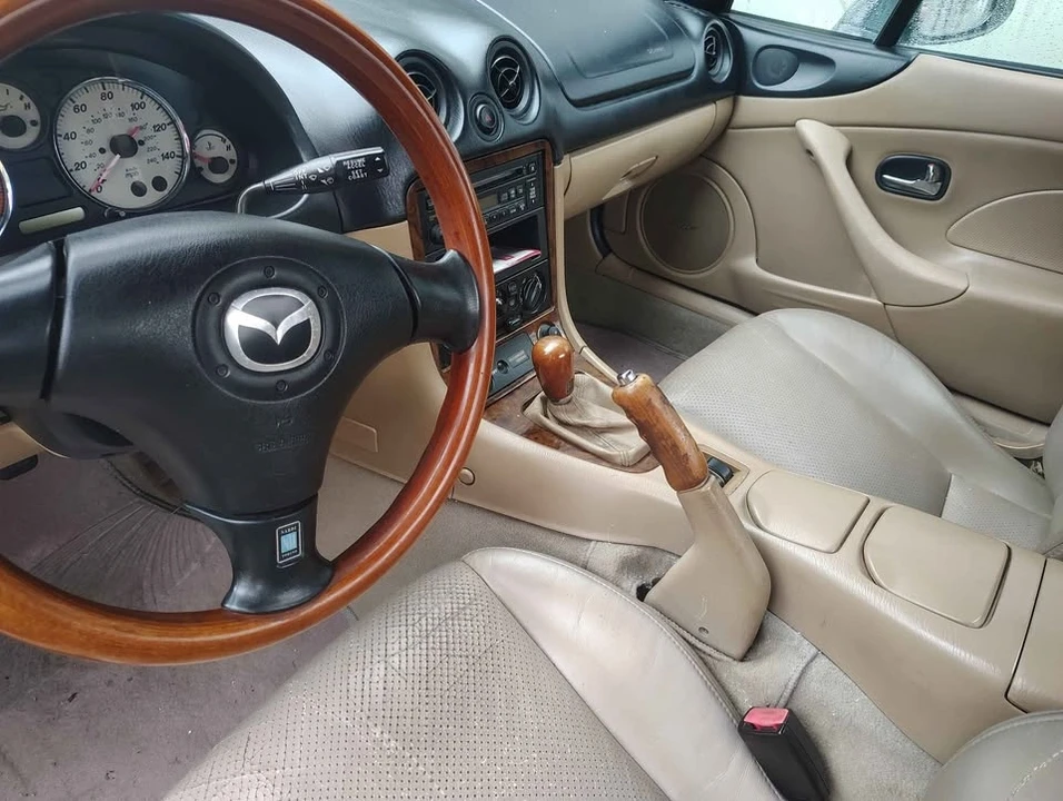 2001 Mazda NB MX-5 Miata - Image 5 of 12