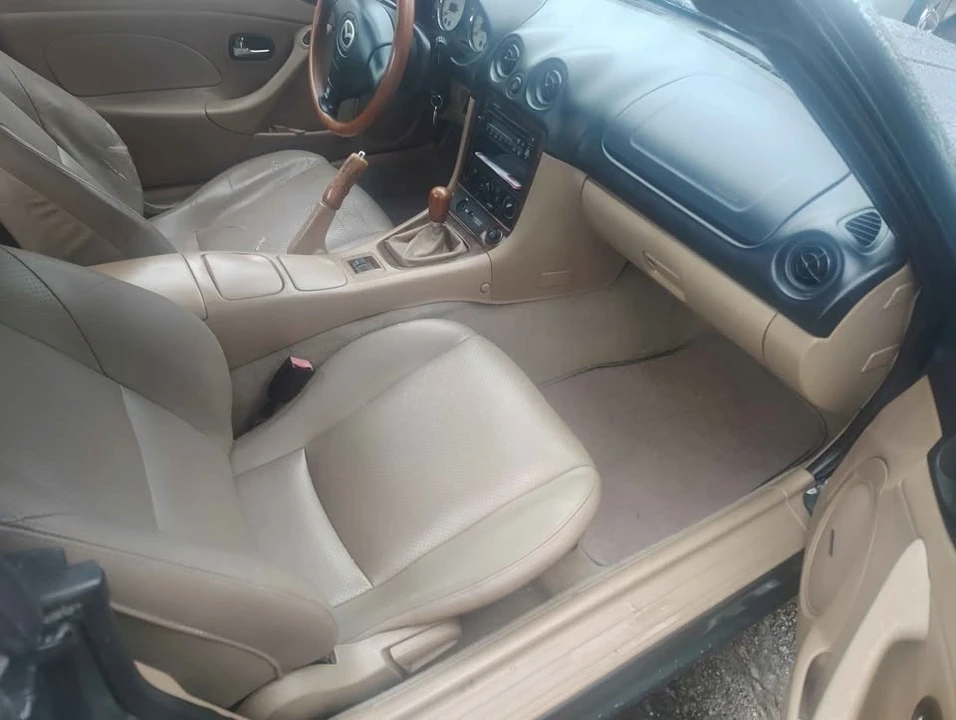 2001 Mazda NB MX-5 Miata - Image 7 of 12