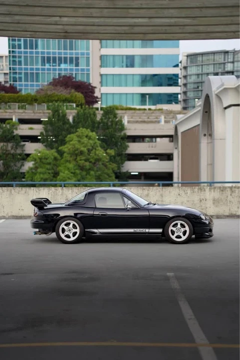 2001 Mazda NB MX-5 Miata - Image 3 of 17