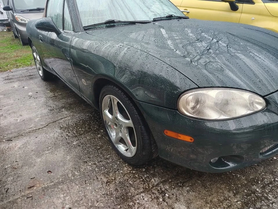 2001 Mazda NB MX-5 Miata - Image 2 of 12