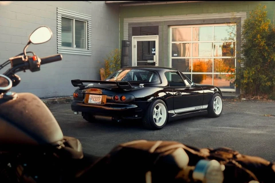 2001 Mazda NB MX-5 Miata - Image 2 of 17