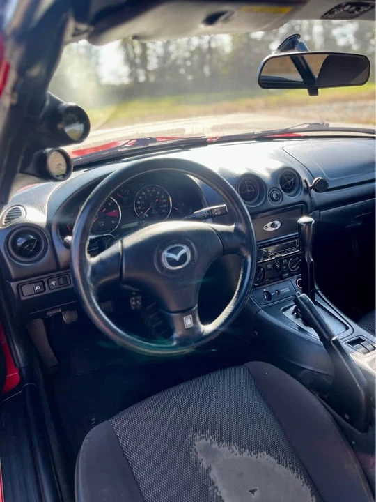 2001 Mazda NB MX-5 Miata - Image 9 of 21