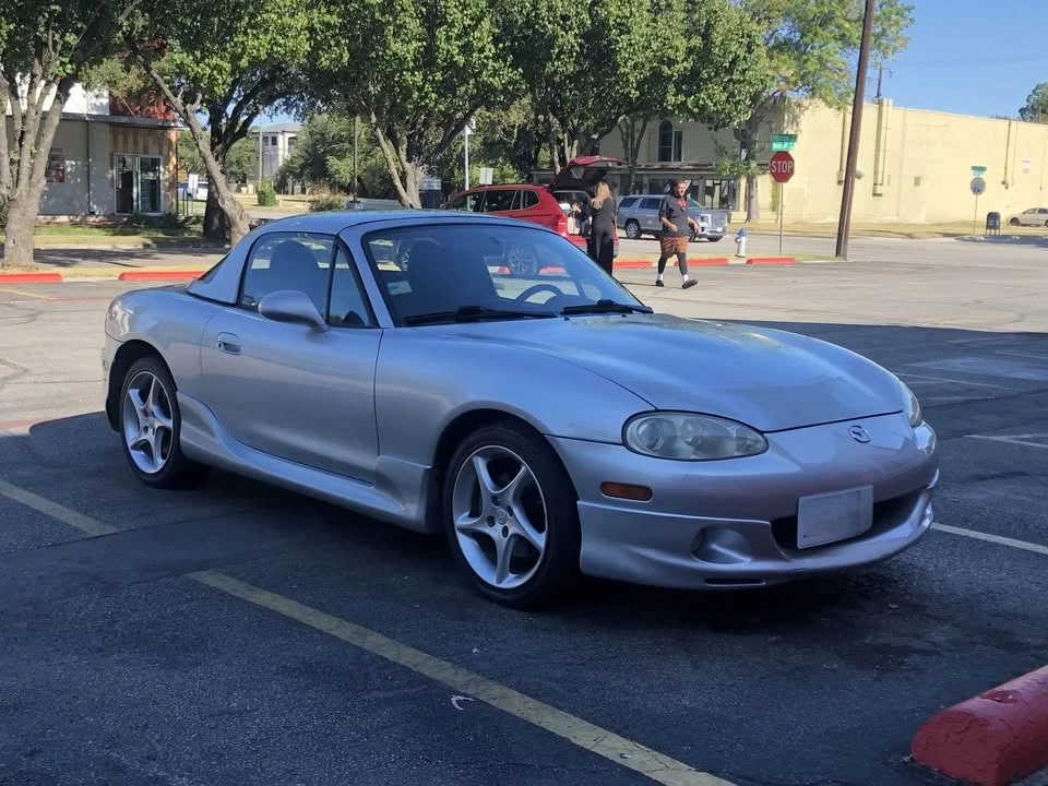 2001 Mazda NB MX-5 Miata - Image 2 of 14