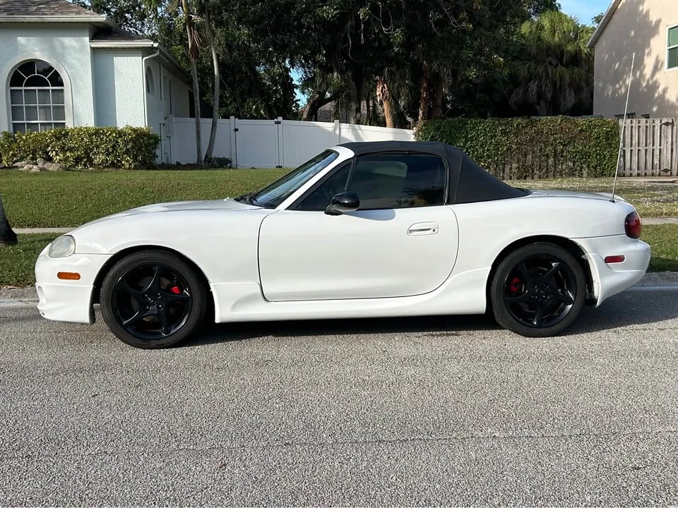 2001 Mazda NB MX-5 Miata - Image 4 of 7