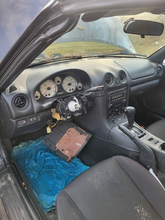 2001 Mazda NB MX-5 Miata - Image 7 of 9