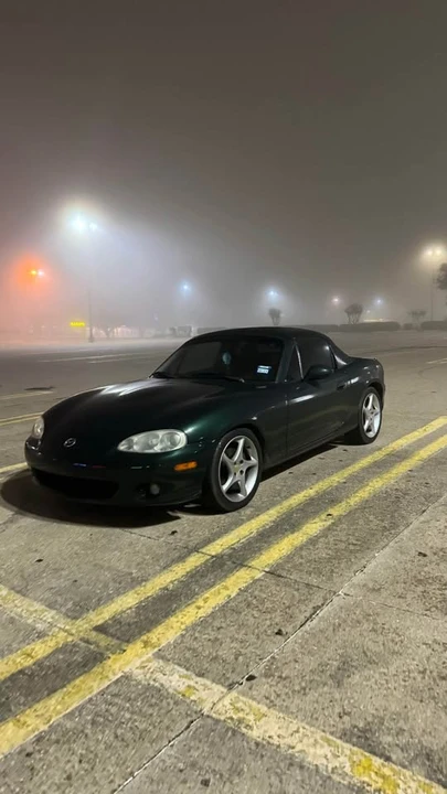 2001 Mazda NB MX-5 Miata - Image 2 of 9