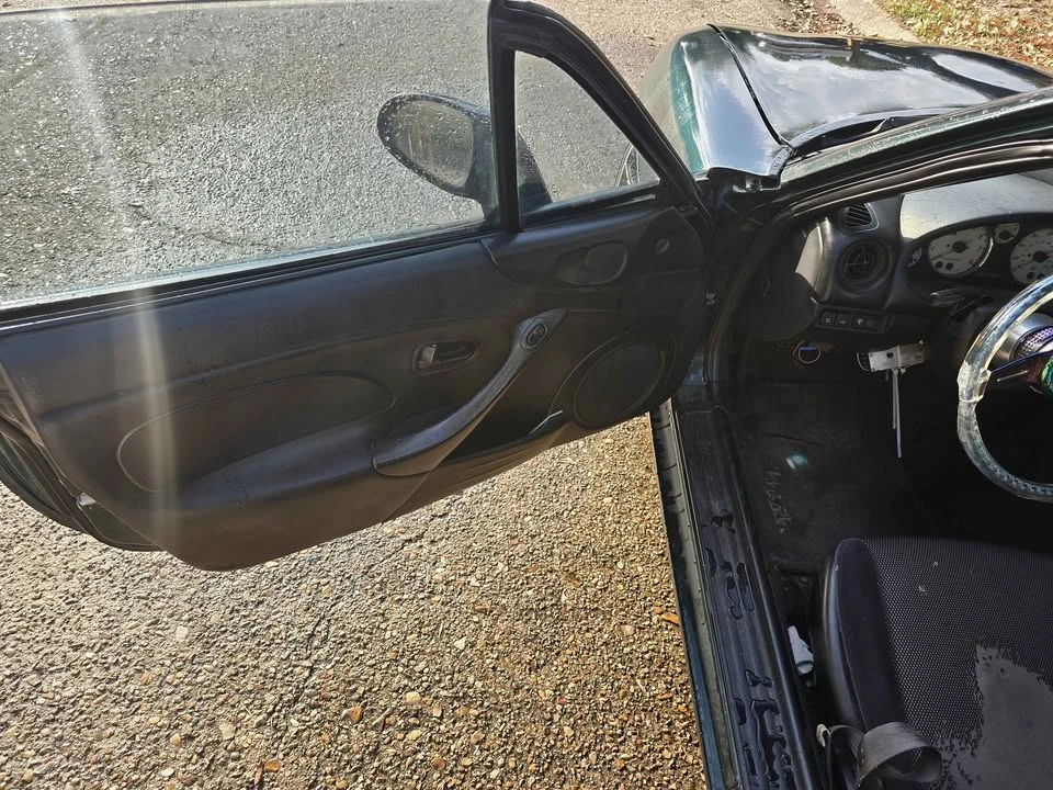 2001 Mazda NB MX-5 Miata - Image 4 of 5