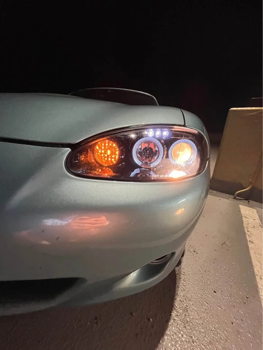 2001 Mazda NB MX-5 Miata - Image 4 of 18