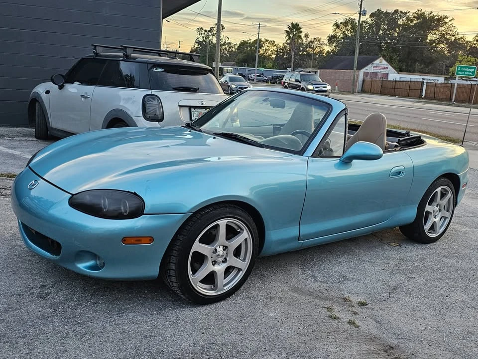 2001 Mazda NB MX-5 Miata - Image 2 of 19