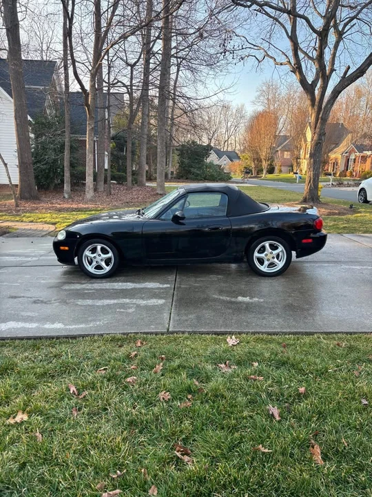 2001 Mazda NB MX-5 Miata - Image 4 of 11