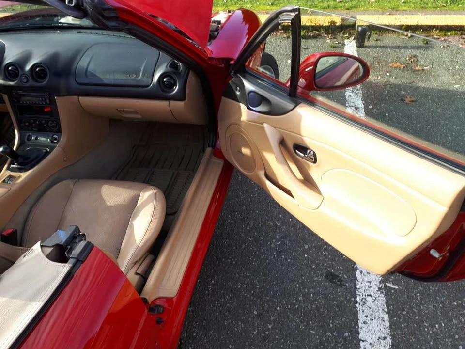 2001 Mazda NB MX-5 Miata - Image 2 of 16
