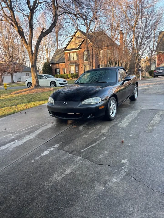 2001 Mazda NB MX-5 Miata - Image 2 of 11