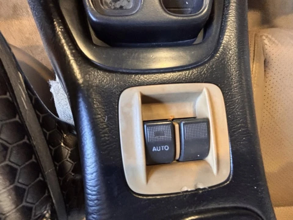 2001 Mazda NB MX-5 Miata - Image 13 of 13