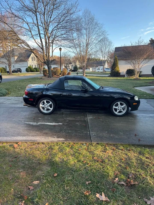 2001 Mazda NB MX-5 Miata - Image 3 of 11