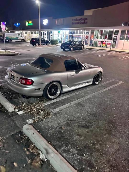 2001 Mazda NB MX-5 Miata - Image 2 of 6