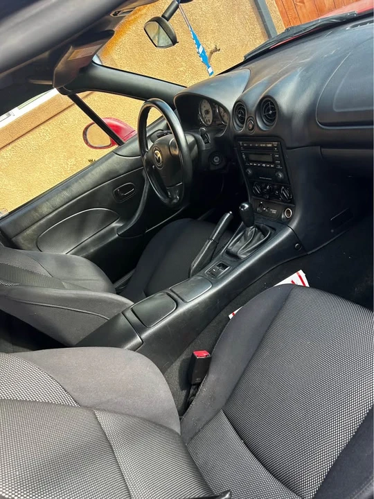 2001 Mazda NB MX-5 Miata - Image 4 of 5