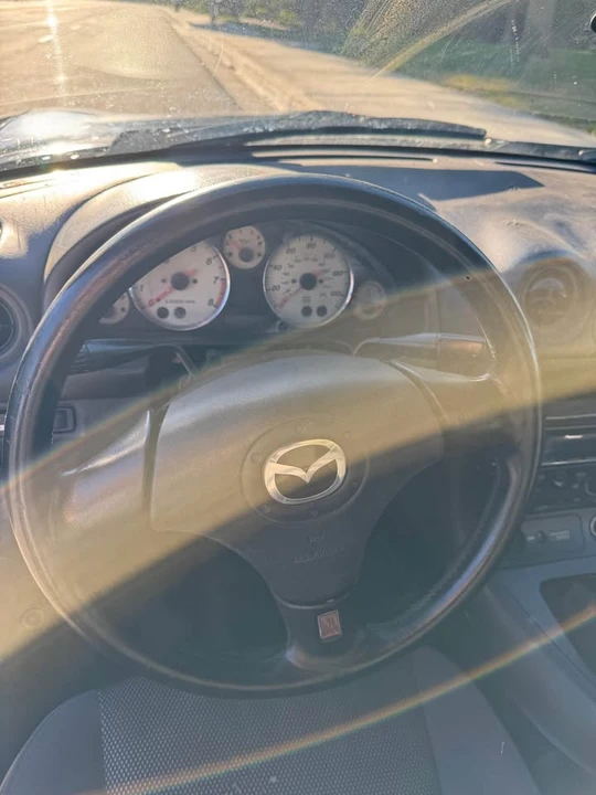 2001 Mazda NB MX-5 Miata - Image 6 of 10