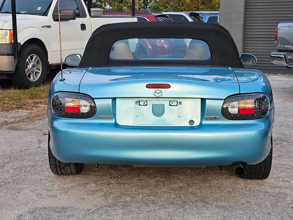 2001 Mazda NB MX-5 Miata - Image 13 of 20