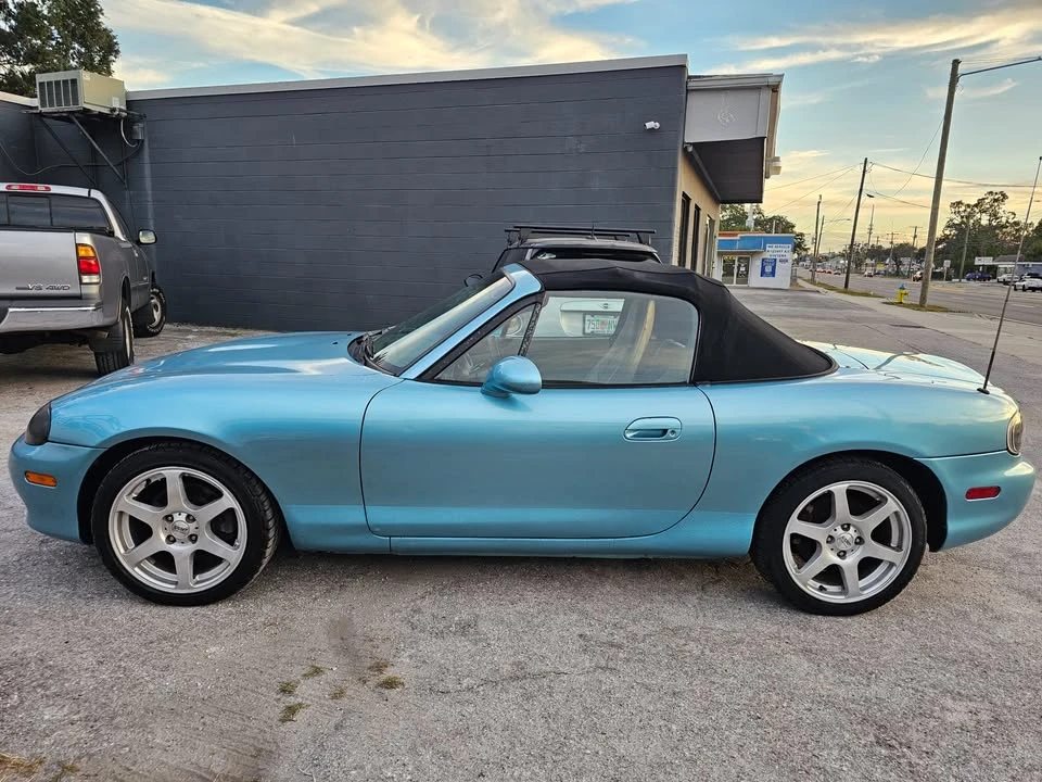 2001 Mazda NB MX-5 Miata - Image 4 of 20